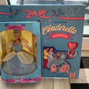 Walt Disney’s limited edition Cinderella Sparkle Eyes Barbie with gift set  New-